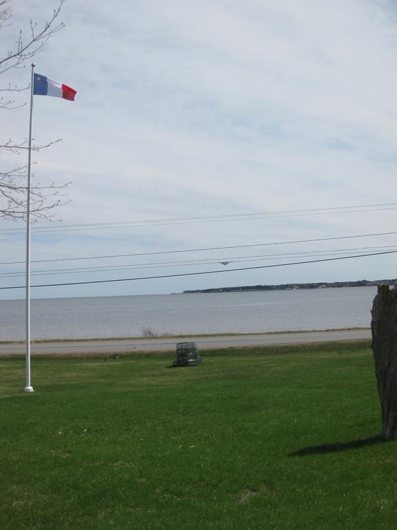 Auberge Vue D'La Dune - Dune View Inn Bouctouche Exterior photo